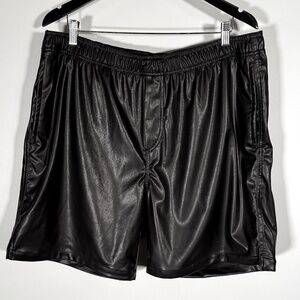 H&M - Faux Leather Shorts Men’s XL Relaxed Fit New With Tags - Black